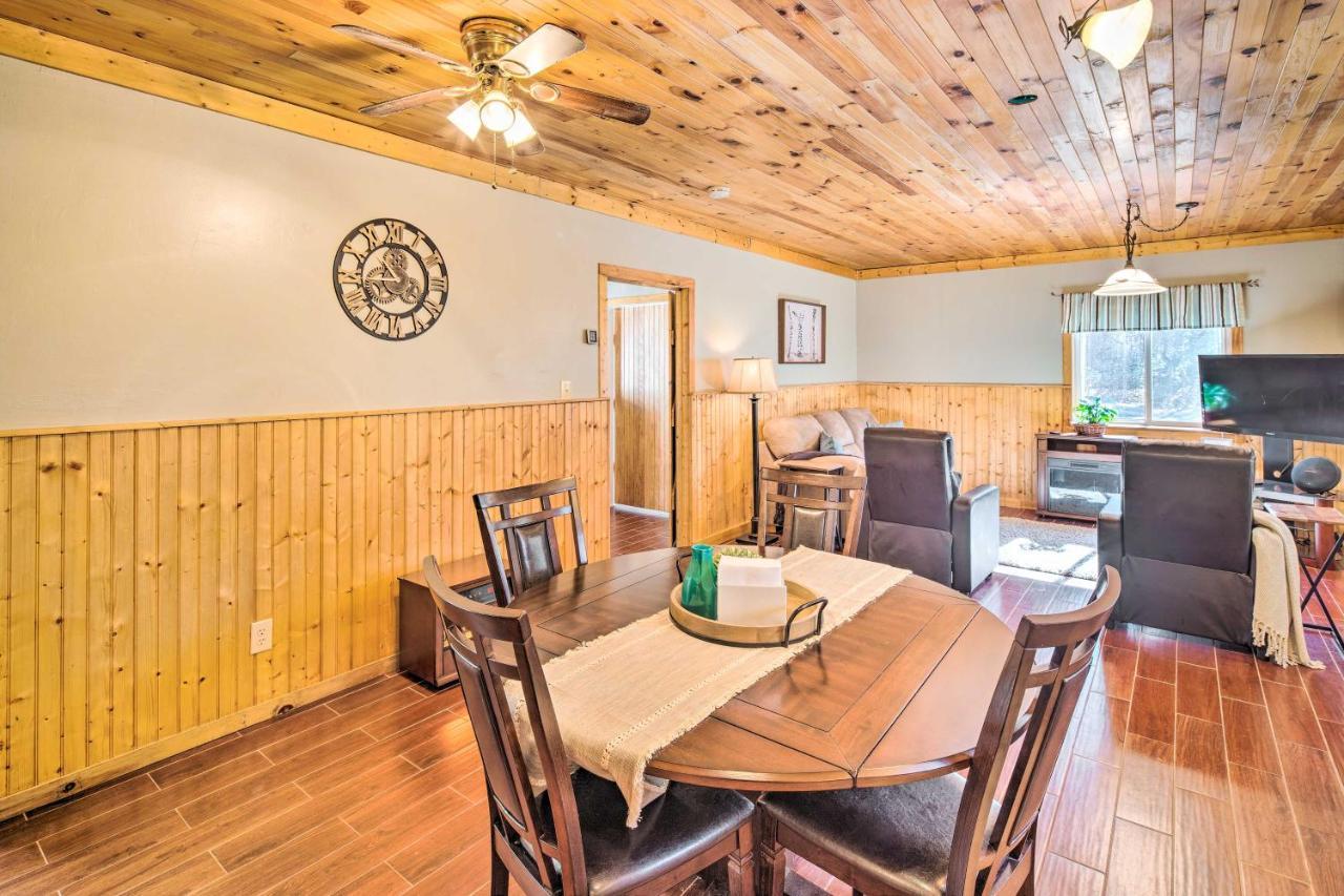 Penrose Home With Covered Deck And Fire Pit! Zewnętrze zdjęcie