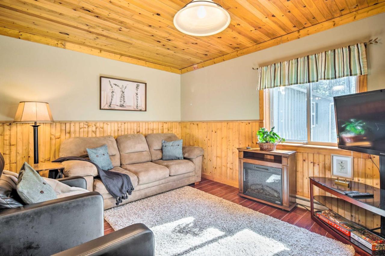 Penrose Home With Covered Deck And Fire Pit! Zewnętrze zdjęcie