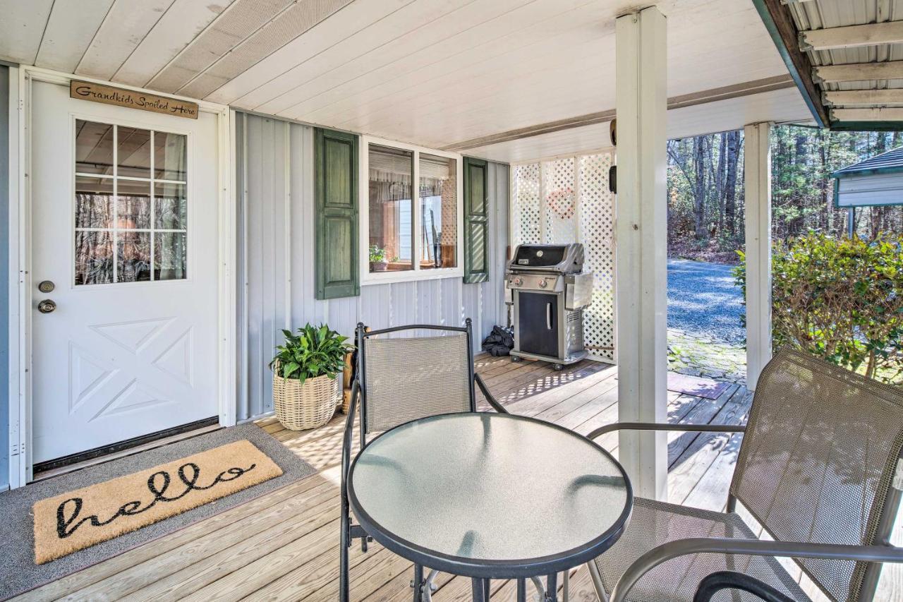 Penrose Home With Covered Deck And Fire Pit! Zewnętrze zdjęcie